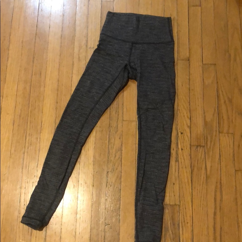 Wunder under lulu lemon leggings